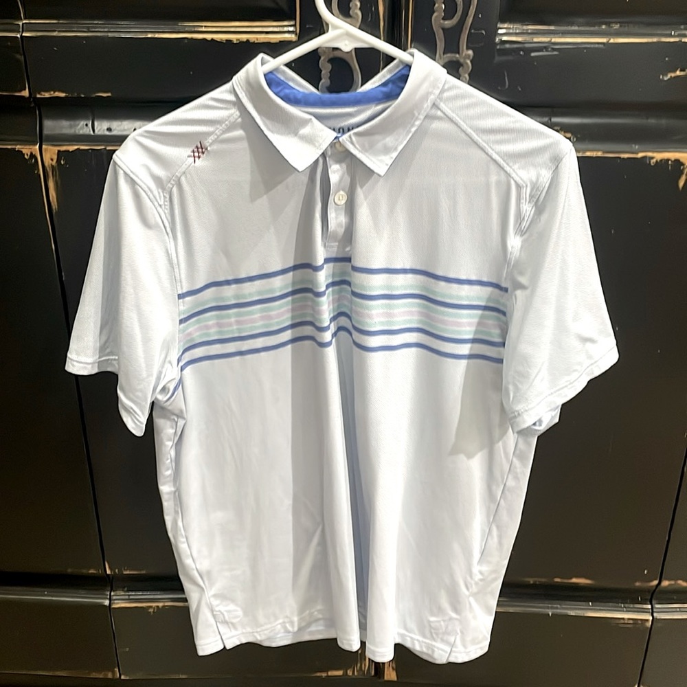 Great condition, lightweight and stretchy shirt by Rhone.